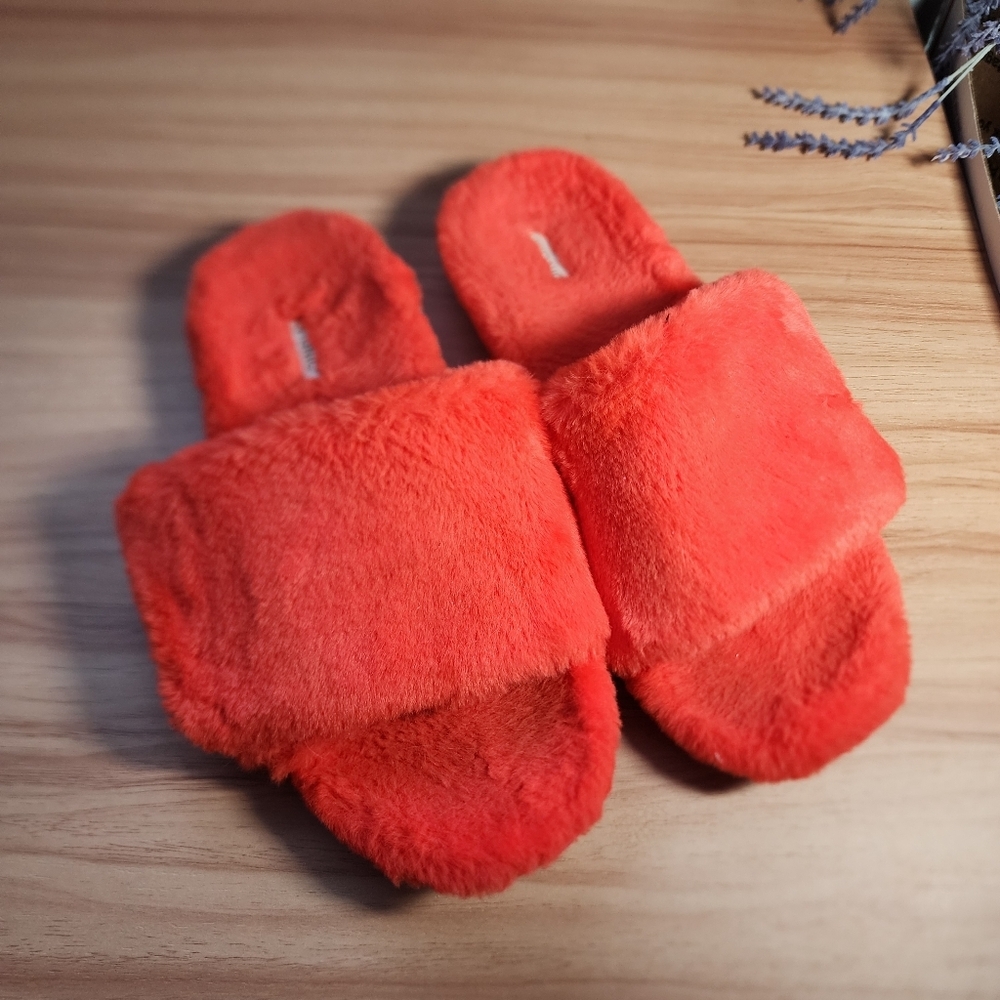 Vionic 9.5 Cozy Orange Red Fuzzy Sandals